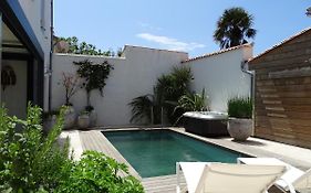 Maison Le Clos Neraud avec piscine et SPA